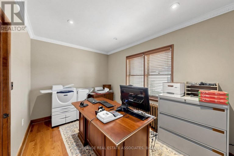 298 LAKESHORE ROAD E, Mississauga (Port Credit), Ontario, L5G1H2