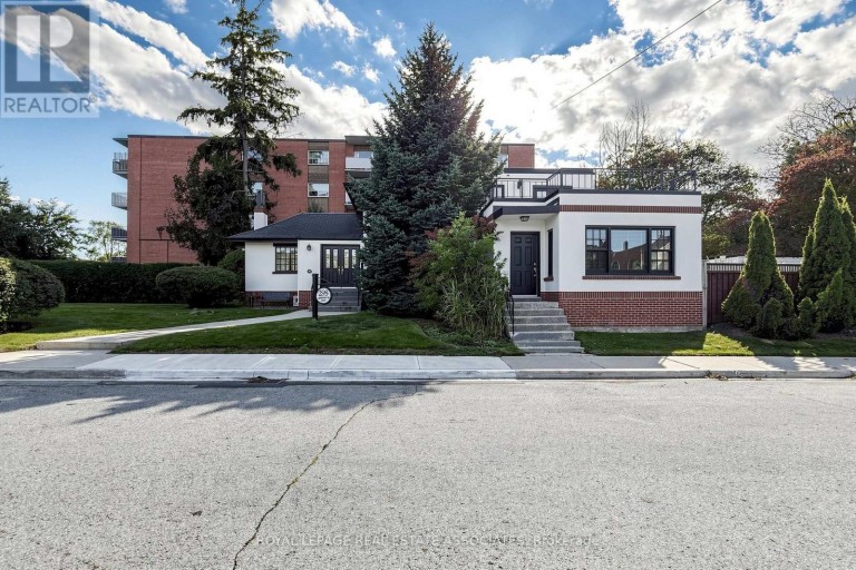 298 LAKESHORE ROAD E, Mississauga (Port Credit), Ontario, L5G1H2