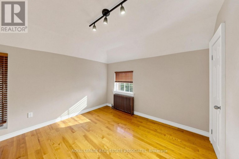 298 LAKESHORE ROAD E, Mississauga (Port Credit), Ontario, L5G1H2