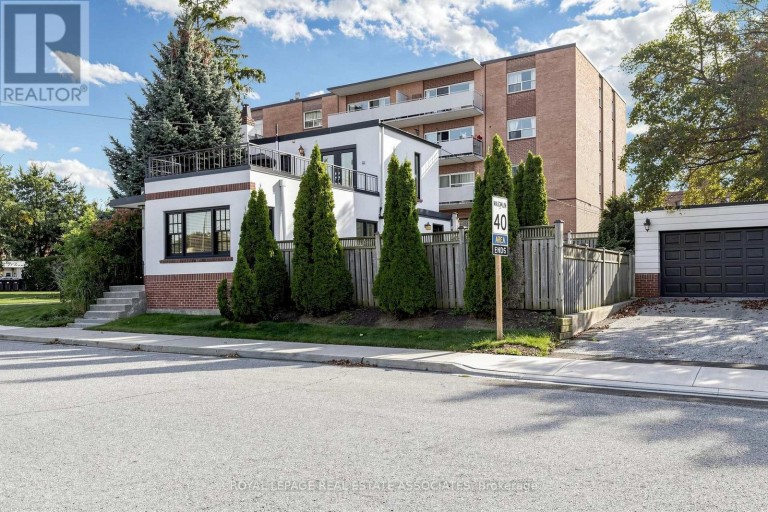 298 LAKESHORE ROAD E, Mississauga (Port Credit), Ontario, L5G1H2