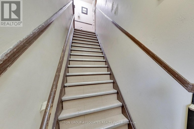 1181-1183 ST CLAIR AVENUE W, Toronto (Corso Italia-Davenport), Ontario, M6E1B5