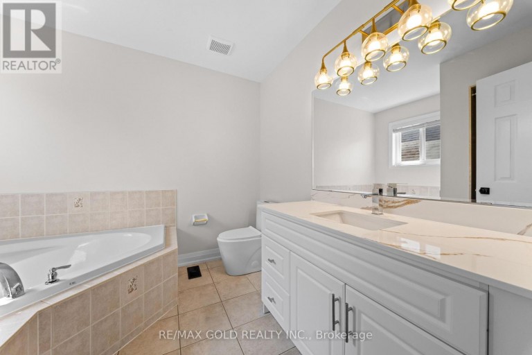 3 TAN LANE, Brampton (Bram East), Ontario, L6P0Z9