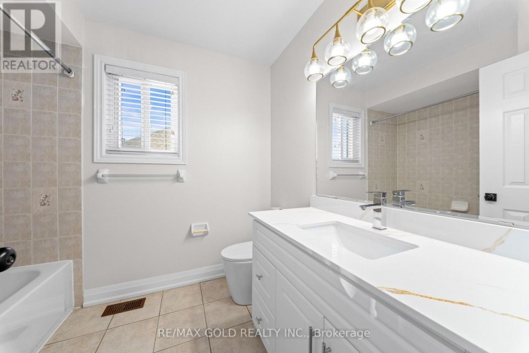 3 TAN LANE, Brampton (Bram East), Ontario, L6P0Z9