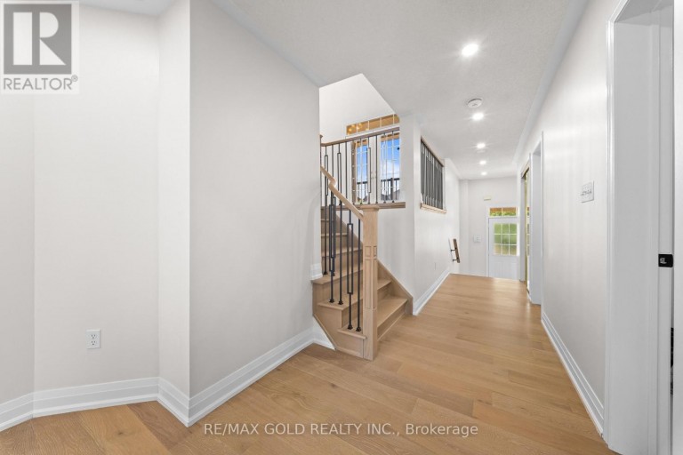 3 TAN LANE, Brampton (Bram East), Ontario, L6P0Z9