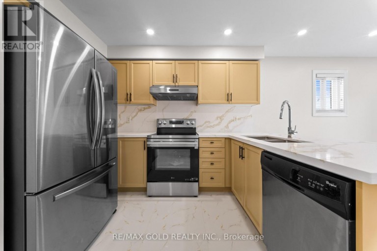 3 TAN LANE, Brampton (Bram East), Ontario, L6P0Z9