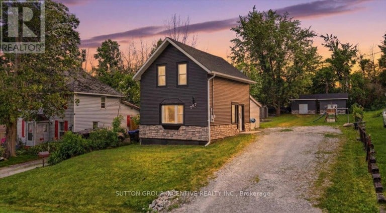 107 PARK STREET, Tay (Victoria Harbour), Ontario, L0K2A0