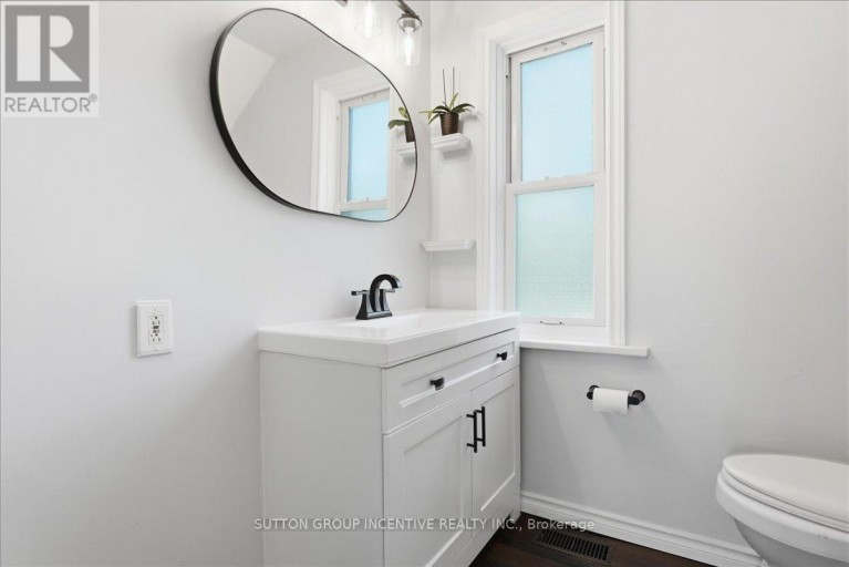 107 PARK STREET, Tay (Victoria Harbour), Ontario, L0K2A0