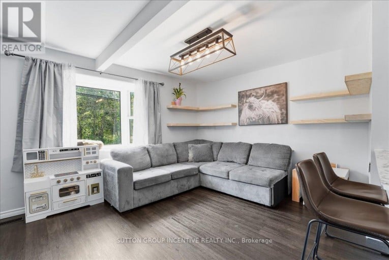 107 PARK STREET, Tay (Victoria Harbour), Ontario, L0K2A0