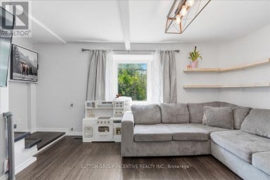107 PARK STREET Tay (Victoria Harbour) Ontario photo 6