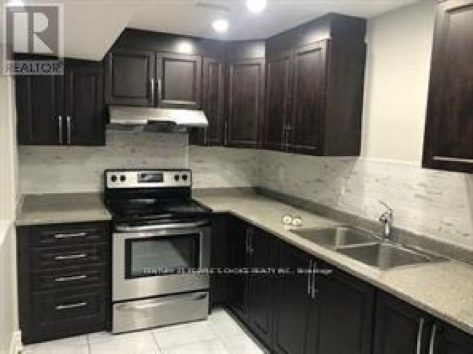 20 WASHBURN ROAD, Brampton (Bram East), Ontario, L6P3V7