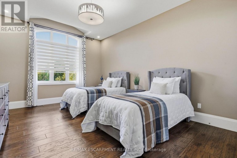 47 TEWS LANE, Hamilton (Greensville), Ontario, L9H7N4