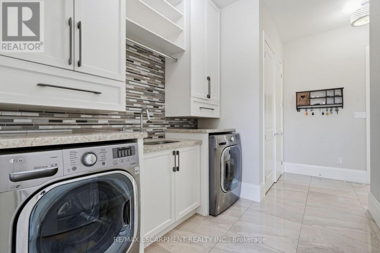 47 TEWS LANE, Hamilton (Greensville), Ontario, L9H7N4