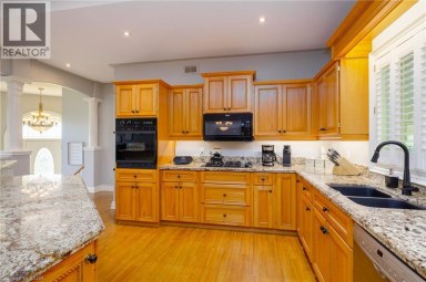 170 PROSPECT Street Port Dover Ontario photo 12