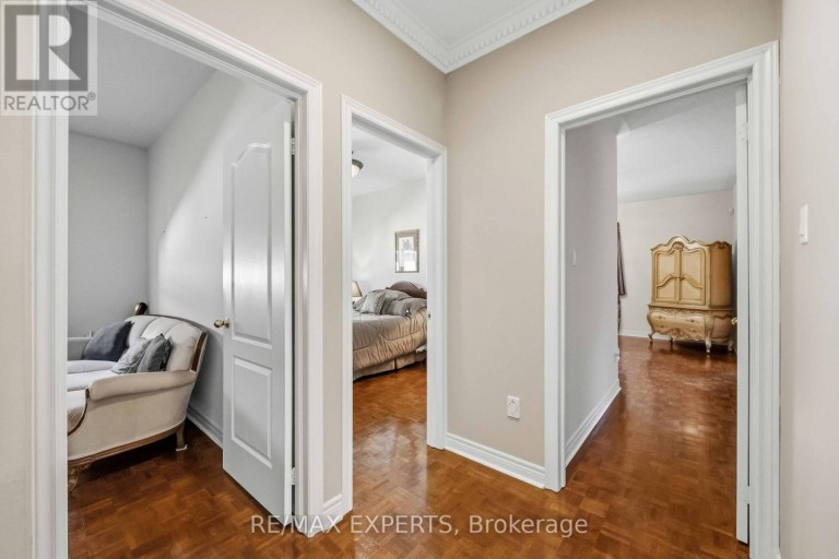 93 VELMAR DRIVE, Vaughan (East Woodbridge), Ontario, L4L8W4