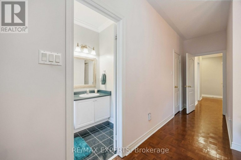 93 VELMAR DRIVE, Vaughan (East Woodbridge), Ontario, L4L8W4