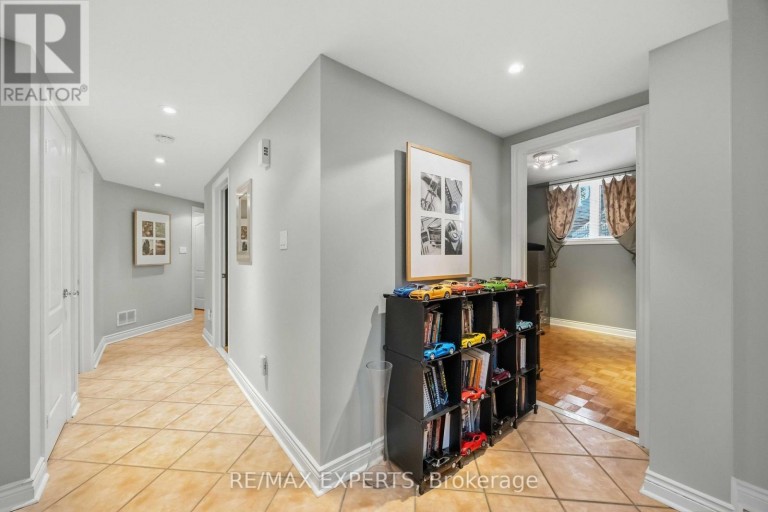 93 VELMAR DRIVE, Vaughan (East Woodbridge), Ontario, L4L8W4