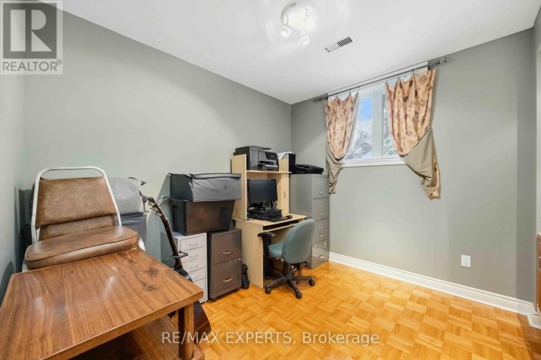 93 VELMAR DRIVE, Vaughan (East Woodbridge), Ontario, L4L8W4