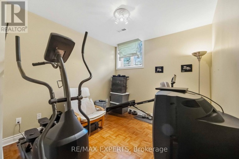 93 VELMAR DRIVE, Vaughan (East Woodbridge), Ontario, L4L8W4
