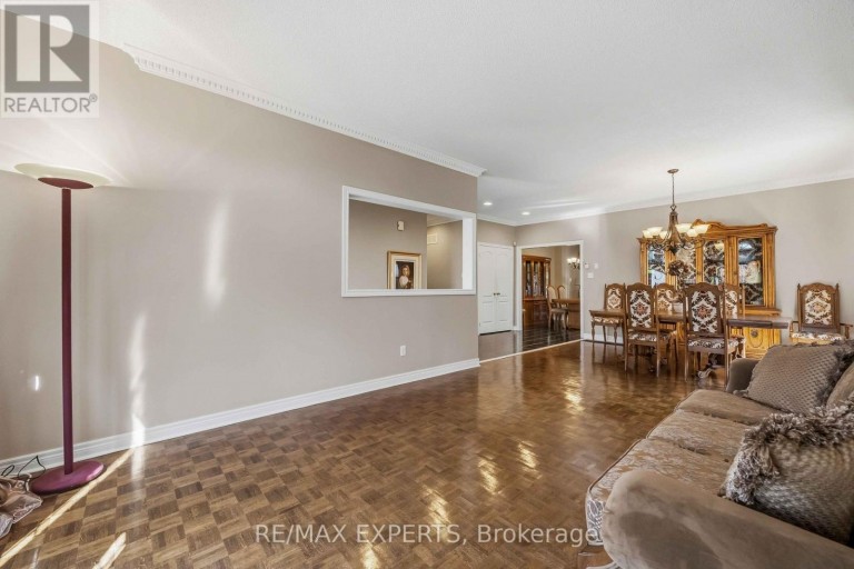 93 VELMAR DRIVE, Vaughan (East Woodbridge), Ontario, L4L8W4