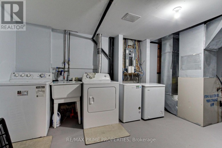 64 IAN DRIVE, Georgina (Keswick South), Ontario, L4P4G3