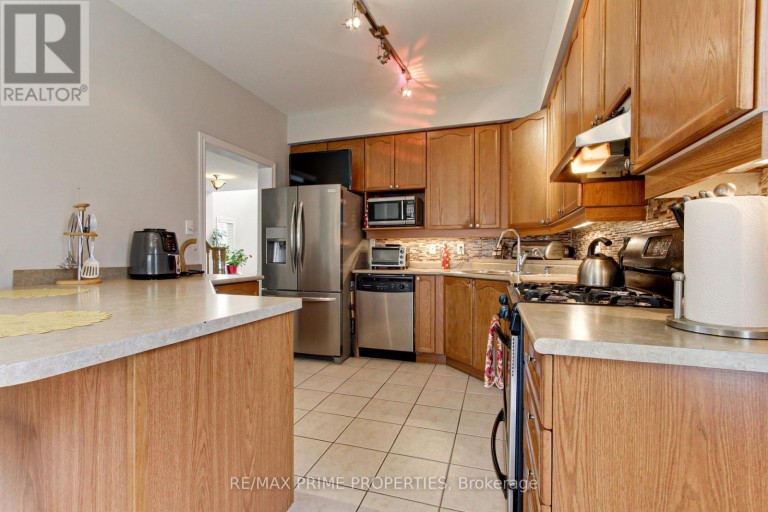 64 IAN DRIVE, Georgina (Keswick South), Ontario, L4P4G3