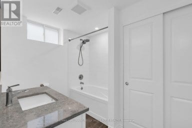 35 LIVIA HERMAN WAY Barrie (East Bayfield) Ontario photo 13