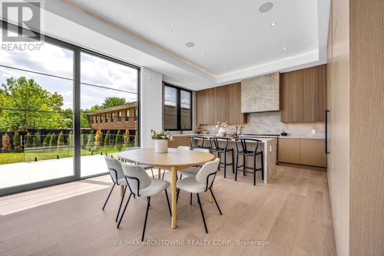 152 THIRD LINE, Oakville (BR Bronte), Ontario, L6L3Z8