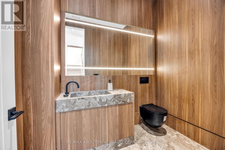 152 THIRD LINE, Oakville (BR Bronte), Ontario, L6L3Z8