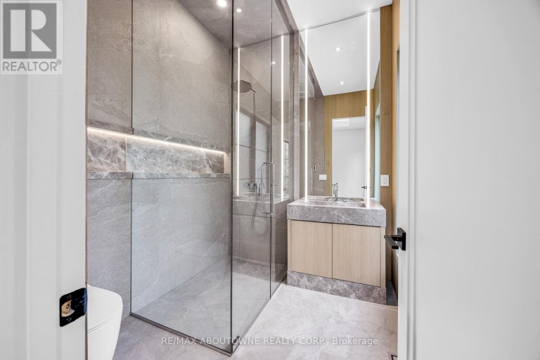 152 THIRD LINE, Oakville (BR Bronte), Ontario, L6L3Z8