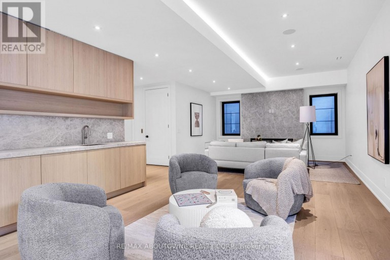 152 THIRD LINE, Oakville (BR Bronte), Ontario, L6L3Z8