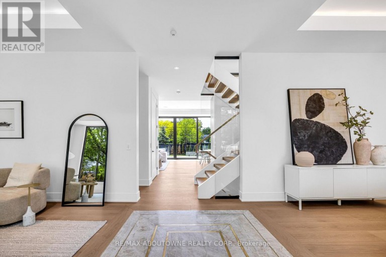 152 THIRD LINE, Oakville (BR Bronte), Ontario, L6L3Z8