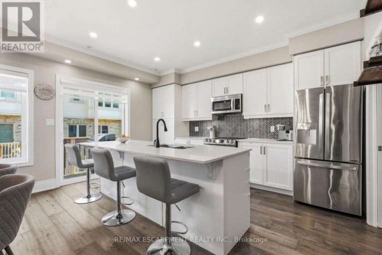 77 BORERS CREEK CIRCLE, Hamilton (Waterdown), Ontario, L8B1W3