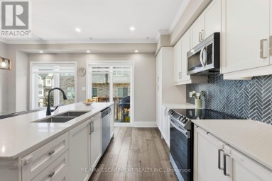 77 BORERS CREEK CIRCLE Hamilton (Waterdown) Ontario photo 16