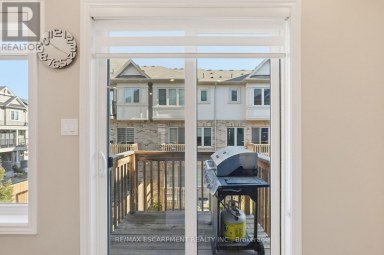 77 BORERS CREEK CIRCLE Hamilton (Waterdown) Ontario photo 20