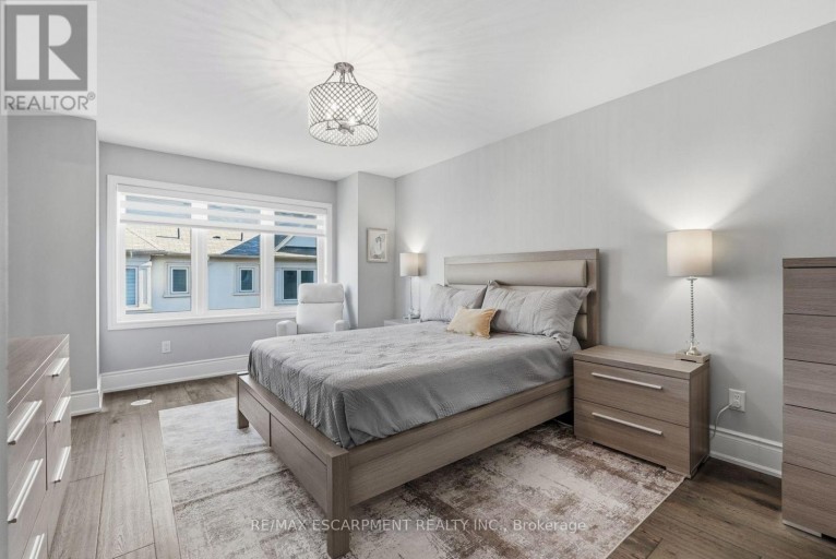 77 BORERS CREEK CIRCLE, Hamilton (Waterdown), Ontario, L8B1W3
