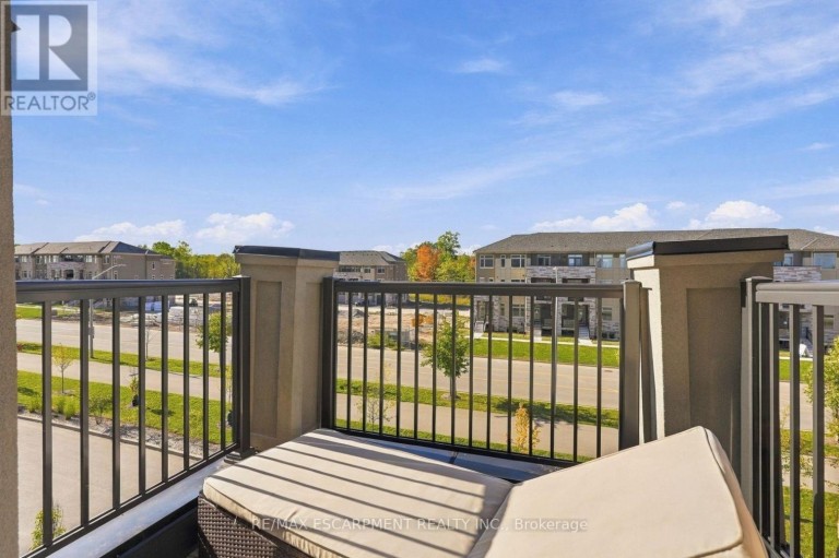 77 BORERS CREEK CIRCLE, Hamilton (Waterdown), Ontario, L8B1W3