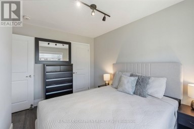 77 BORERS CREEK CIRCLE Hamilton (Waterdown) Ontario photo 38