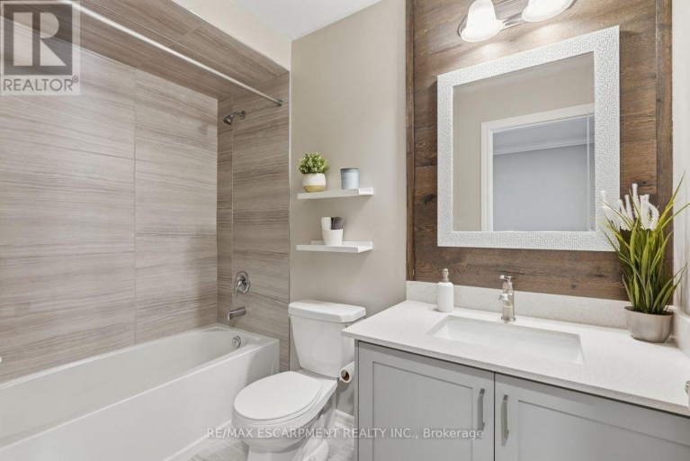 77 BORERS CREEK CIRCLE, Hamilton (Waterdown), Ontario, L8B1W3