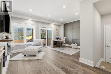 77 BORERS CREEK CIRCLE Hamilton (Waterdown) Ontario photo 5