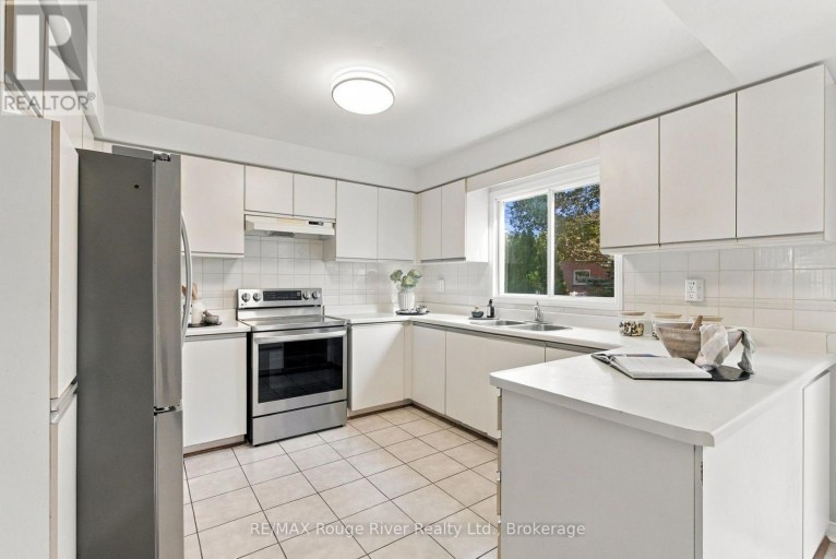 51 LOFTHOUSE DRIVE, Whitby (Rolling Acres), Ontario, L1R1W5
