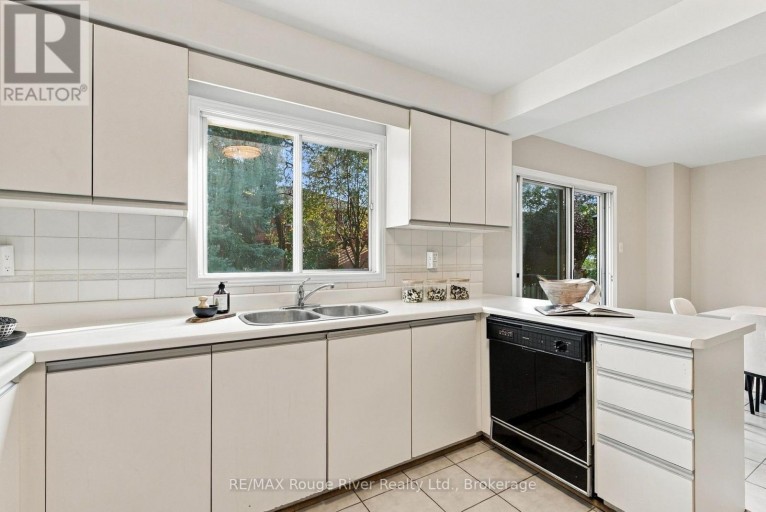 51 LOFTHOUSE DRIVE, Whitby (Rolling Acres), Ontario, L1R1W5