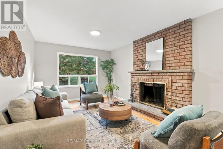 51 LOFTHOUSE DRIVE, Whitby (Rolling Acres), Ontario, L1R1W5