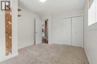 216 Sixmile Common S Lethbridge Alberta photo 12