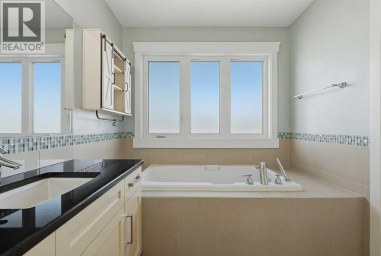 216 Sixmile Common S Lethbridge Alberta photo 18