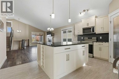 216 Sixmile Common S Lethbridge Alberta photo 7
