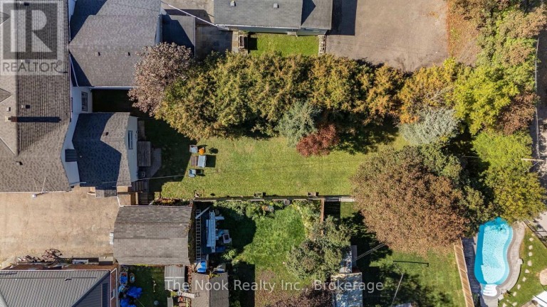 64 WELLINGTON STREET, Clarington (Bowmanville), Ontario, L1C1V5