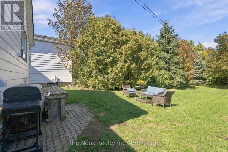 64 WELLINGTON STREET, Clarington (Bowmanville), Ontario, L1C1V5