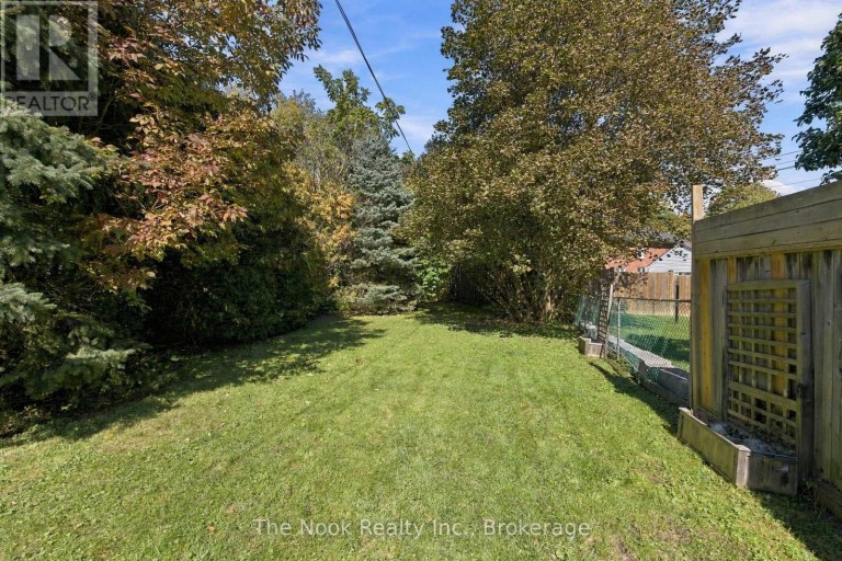 64 WELLINGTON STREET, Clarington (Bowmanville), Ontario, L1C1V5