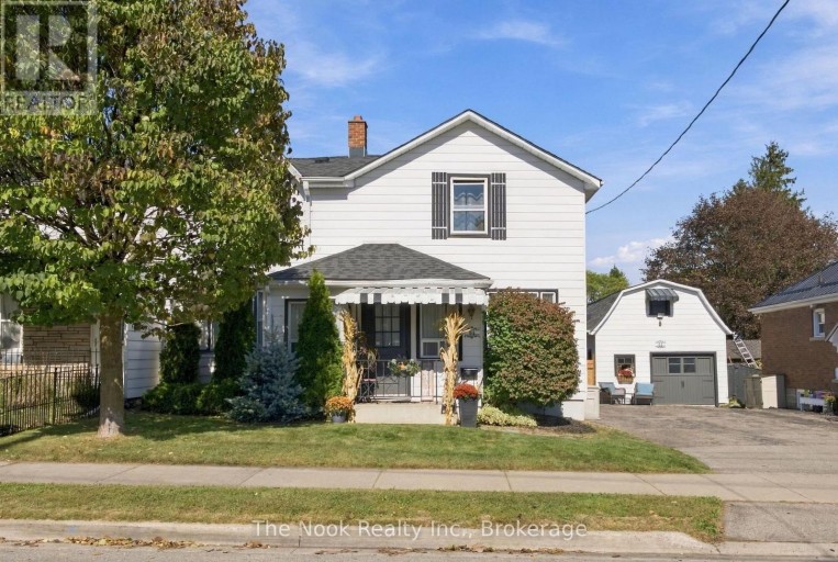 64 WELLINGTON STREET, Clarington (Bowmanville), Ontario, L1C1V5