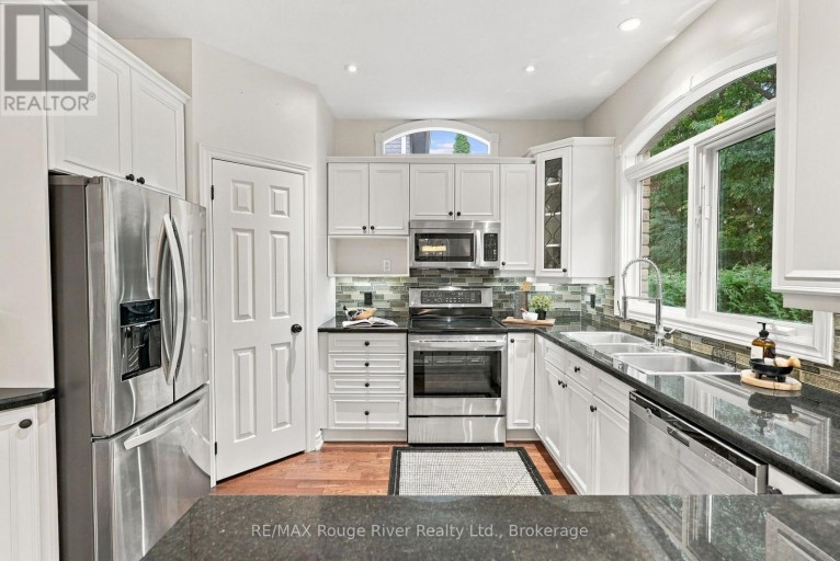 264 RYERSON CRESCENT, Oshawa (Samac), Ontario, L1G8B7